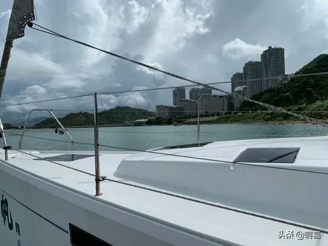 想去惠州看海,哪里海边比较好,附近的酒店性价比怎么样?