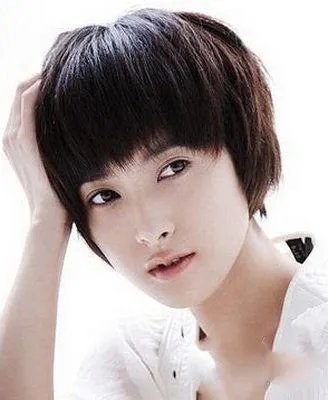 有哪些好看的短发发型？