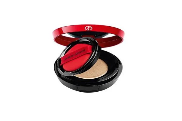 大牌CC霜排行榜10强:SKII钻白CC霜第6 第4可隔离蓝光