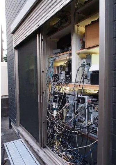 最强宅男 为收藏游戏建了栋房