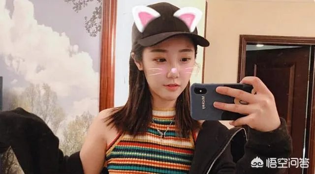 斗鱼知名女主播被爆料，与人恋爱只是为了工作，根本没感情，你有何看法？