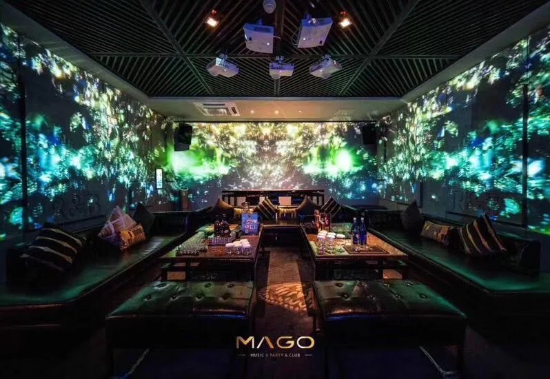 奇葩说谈谈投影仪制作4D沉浸式立体KTV全景360度可更换背景视频