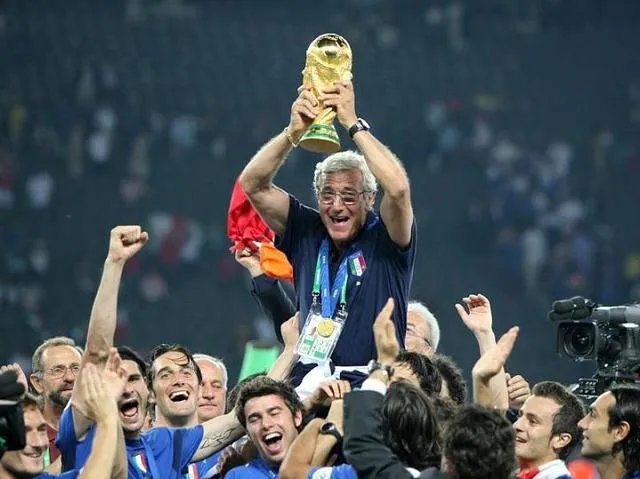 里皮每日薪水将超40万、两天就能挣高洪波一年挣的钱，你怎么看？