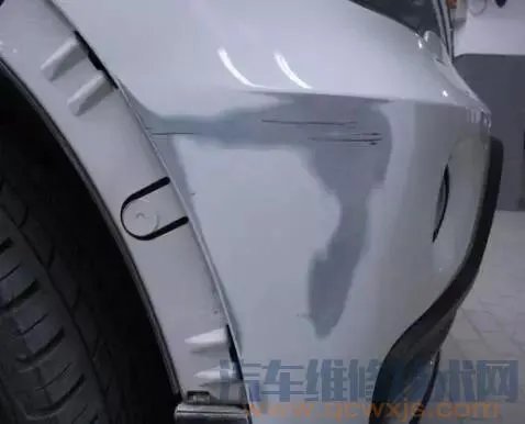 汽车保险杠的硬塑修复方法教程（图解）