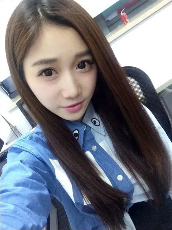 PLU游戏娱乐传媒主持人 美女主播小悠私人生活照