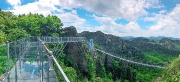本溪虎谷峡景区玻璃栈道发生多起事故，事故起因是什么？