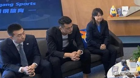 双大外的北京队不是说尽显内线威力了吗?怎么还是惨败呢?