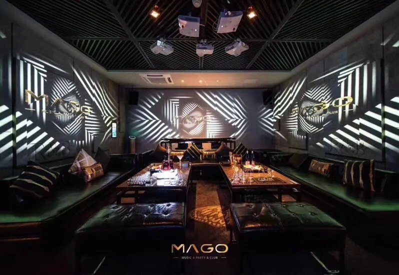 奇葩说谈谈投影仪制作4D沉浸式立体KTV全景360度可更换背景视频