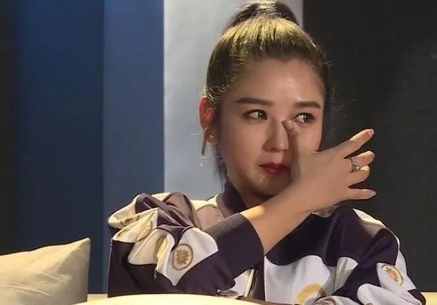 怎么评价何洁离婚事件？