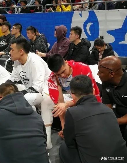 双大外的北京队不是说尽显内线威力了吗?怎么还是惨败呢?