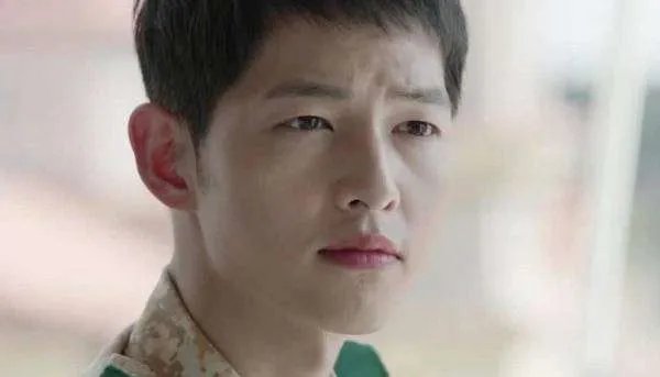 你如何看待宋仲基离婚后的新闻？