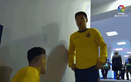 本轮西甲联赛武磊在替补席坐了九十分钟而无法登场,问这枯坐期间他在想什么呢?