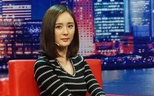 王鸥一直在“夜光剧本”事件中在饱受其害，为何网友从来没有相信过她？