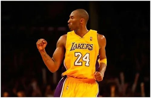 科比正式进入篮球名人堂，在你心中科比到底是什么样的存在？