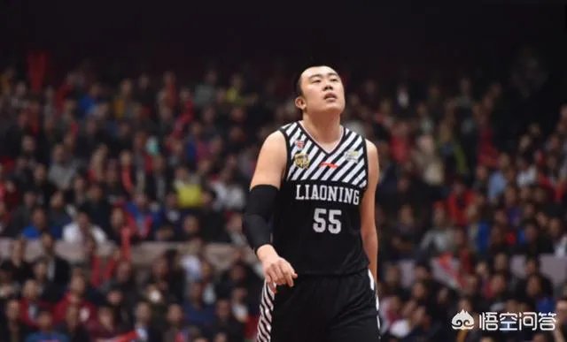 韩德君每场比赛都给观众鞠躬，夺冠后帮母亲下田种菜，你怎么看？