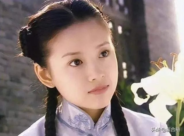 为什么说董洁是高开低走的谋女郎，她被造谣再婚产女为什么还挨骂？