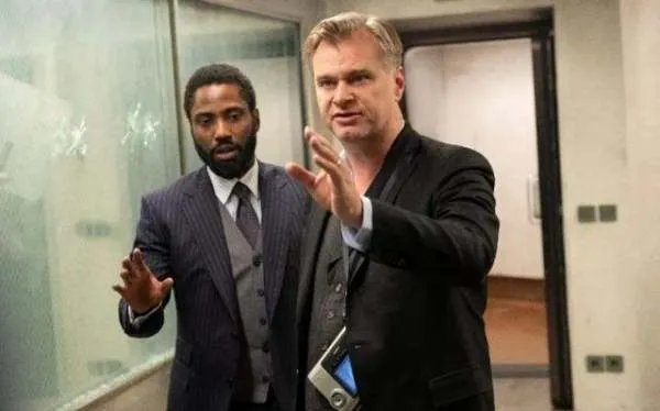 中国电影票房首超北美成全球第一票仓，贡献度比徐峥还高的电影人是谁？