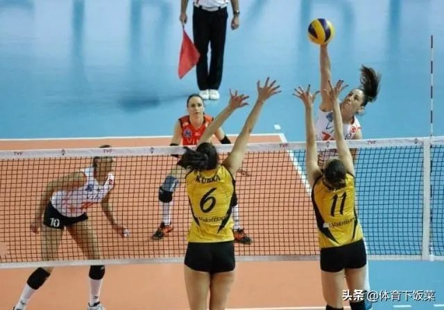 ZhuPerb！拿出结婚证给朱婷签名的暖心，球迷为朱婷写歌，这件事让你感动了吗？