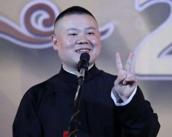 岳云鹏撞脸无数人,许多人表示在电视上看过他,还曾和他握过手,你怎么看?