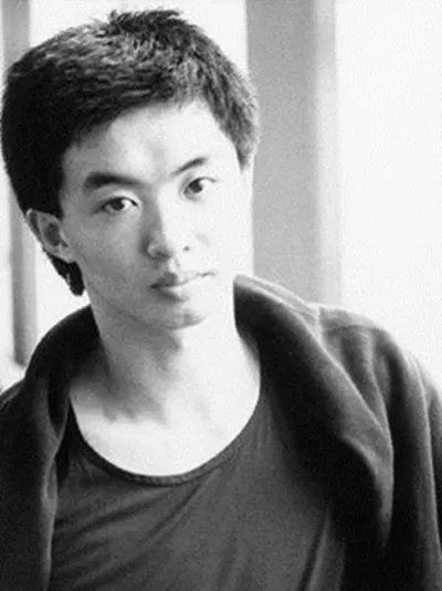 金星男人时候的照片曝光对比 揭秘变性原因