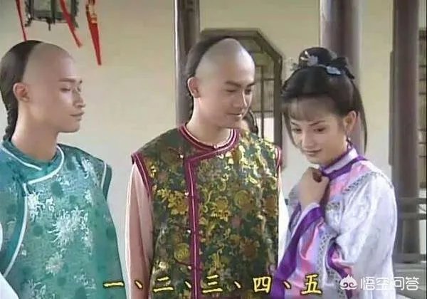 《还珠格格》的尔泰喜欢小燕子吗？