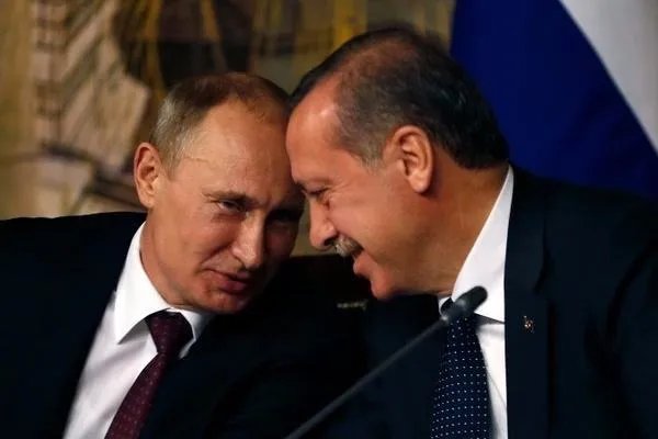 俄乌之间闹得沸沸扬扬，为什么俄罗斯不主动攻击乌克兰？