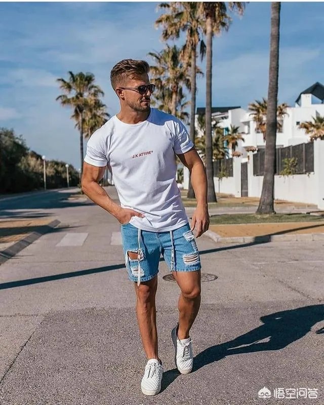 男士如何选择白色T恤？