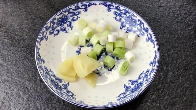 清炖草鱼的做法和步骤？