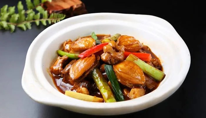 人们吃鲍鱼主要是吃它的什么部位