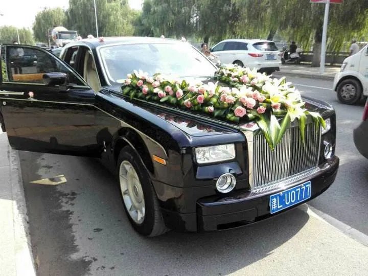 跑婚车一年能挣多少钱 租一个婚车车队多少钱