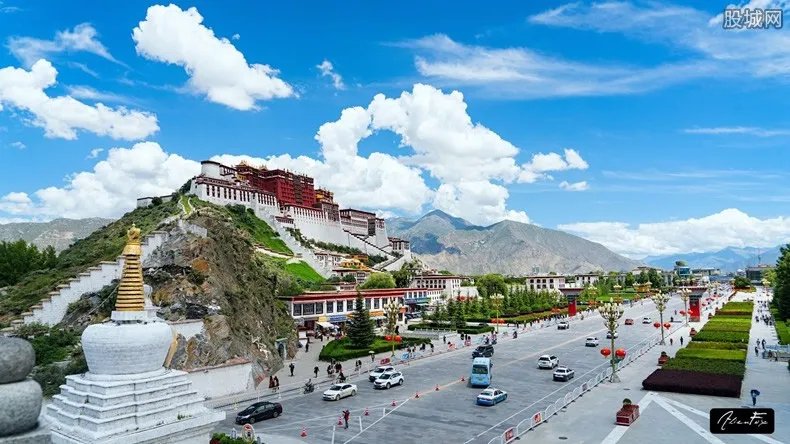 布达拉宫免费参观 游客可持身份证件领取免费参观劵