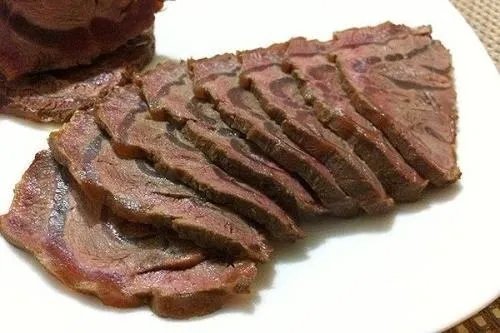 牛肉价格很贵，为什么超市的酱牛肉却很便宜？