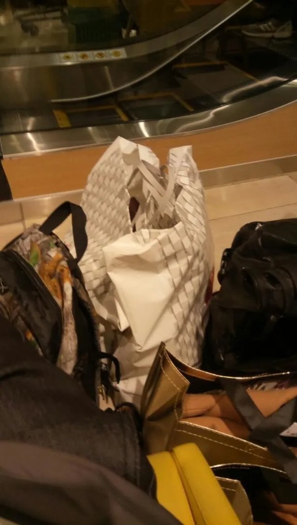 国人在韩国济州岛机场乱扔垃圾,韩国市民想收入岛费合理吗?