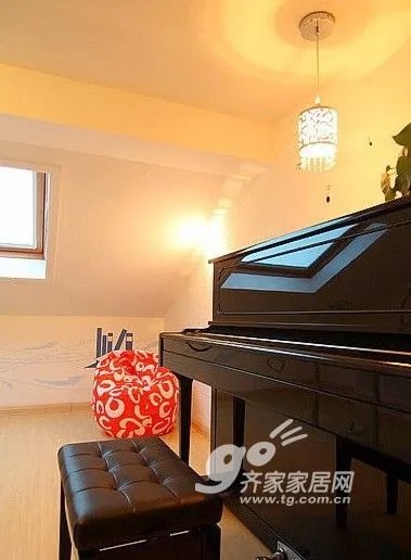 奋斗10年攒钱买屋 北漂族半包7万筑婚巢爱情修成正果