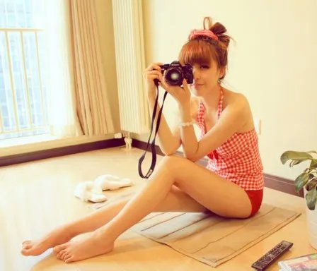 请问这位美女是谁？在360桌面宝贝里第一次看到的