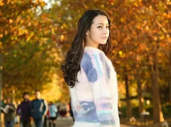 迪丽热巴和赵丽颖掉下水你先就谁？