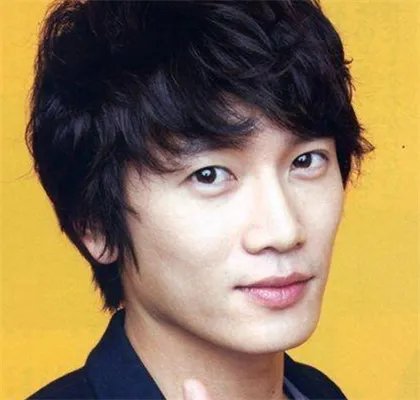 曝韩剧秘密池城剧照  黄静茵吻戏背后抱虐死单身狗