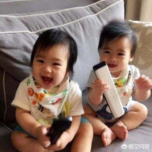 这些当红明星家的双胞胎，你认为谁家的最可爱？