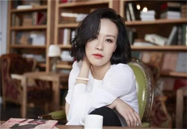 张庭为怀孕做了9次试管扎了1000多针，还有哪些女明星为怀孕受尽折磨？