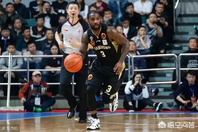 CBA半决赛目前表现最好的外援是哈德森还是劳森？