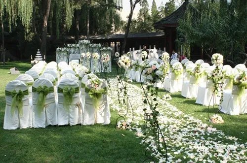 室外婚礼现场布置效果图 户外婚礼怎样布置更有特色