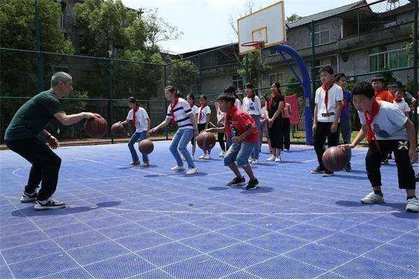 初三学生体育课跑步时猝死,体育课到底还能不能上?