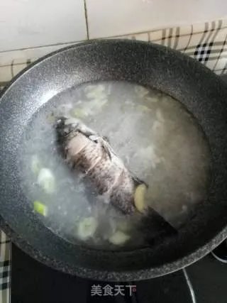 月子餐＃鲫鱼汤