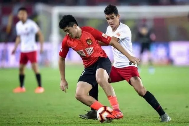 恒大2-0击败上海上港积分反超国安,上海上港此场怎么会错失这个机会?大家怎么看？