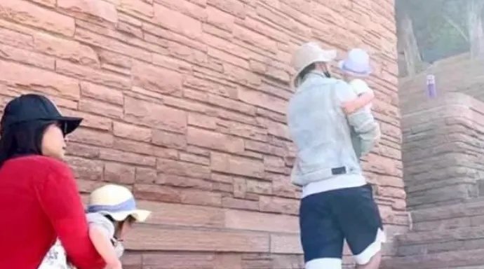 张恒照片意外曝出新女友，为何会让大家直呼“可怕”？