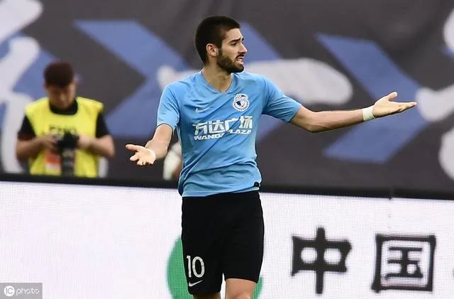 大连一方门将爆料卡拉斯科归队消极怠工，训练中一动不动，你怎么看？