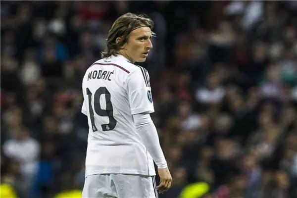 最受欢迎的十大足球明星 有哪些比较有名的足球明星