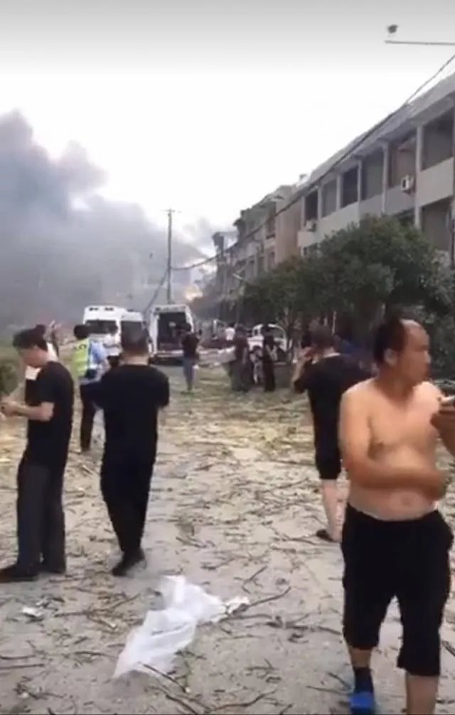 浙江特大槽罐车爆炸新闻