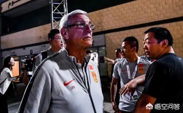 半路撂摊子,合同未履行完,里皮主动辞职,他要不要赔偿足协违约金呢?