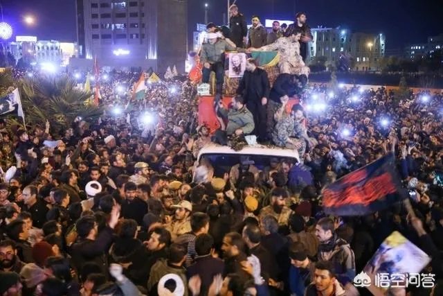 苏莱曼尼葬礼，为何会出现滑稽的一幕？